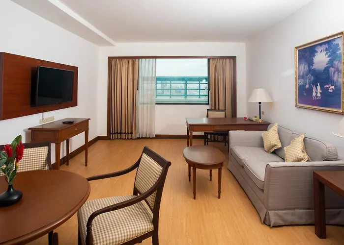 Ramada By Wyndham D Ma Hotel